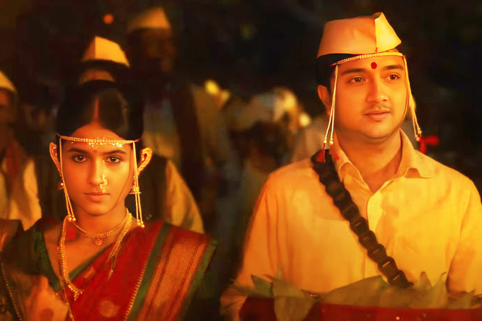 Gondhal stars Yogesh Sohoni and Ishita Deshmukh in main roles 