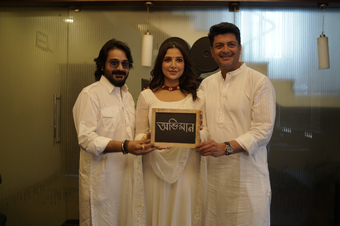 Prosenjit, Subhashree Ganguly, Jisshu Sengupta At The Mahurat Of ‘Abhhiman’; Indraadip Das Gupta Talks About His Stellar Cast (EXCLUSIVE)
