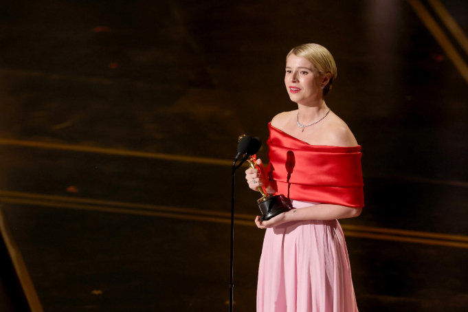Jessie Buckley Makes Oscars History as First Irish Best Actress Winner, Dedicates Win to the ‘Beautiful Chaos of a Mother’s Heart’