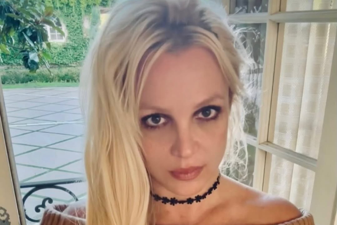 Britney Spears Checks into Rehab Facility After DUI Arrest