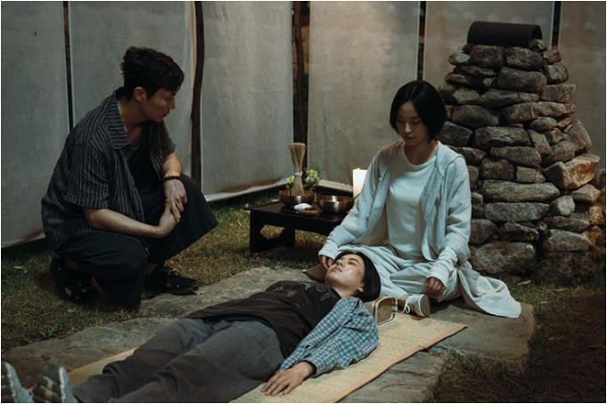 ‘If Wishes Could Kill’ Review: Jeon So-young, Park Youn-seo’s Teen Horror With Elements of Shamanism Is an Above-Average Watch