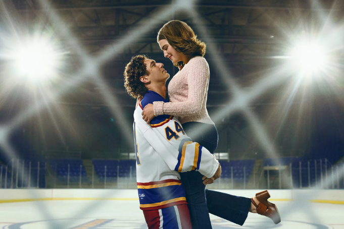 ‘Off Campus’ Review: A Tropey, Steamy, Addictive Young Adult Romance