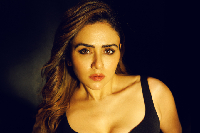 Amruta Khanvilkar Reunites With ‘Shala’ Director Sujay Dahake for Marathi Suspense Thriller ‘Raktaphal’ (EXCLUSIVE)