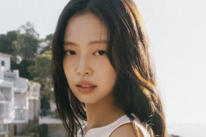 ‘Less than a Lover’ Review: Jennie Casts Off Responsibilities in Mellow Summer Track That’s Unlike Her Usual Self