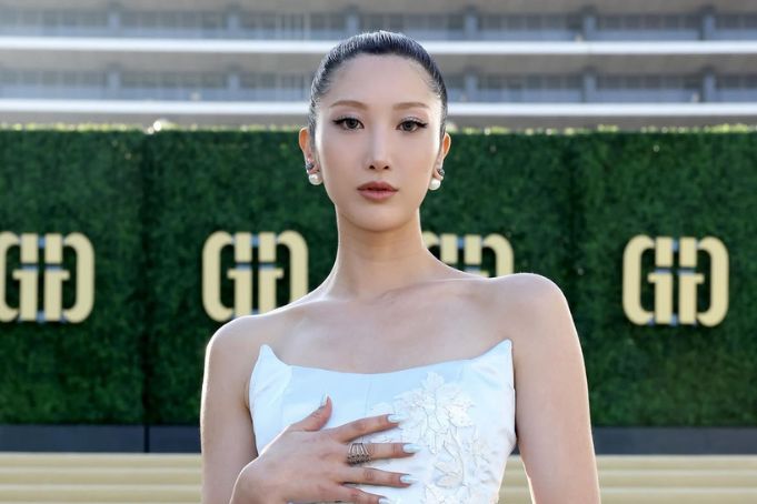 ‘KPop Demon Hunters’ Star Ejae Says Leonardo DiCaprio’s ‘Not Smiling’ Face Threw Her Off at BAFTAs