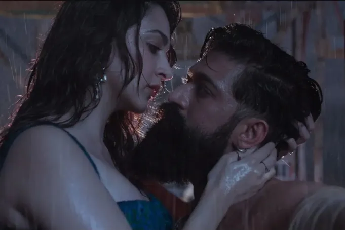 'Toxic': Yash Urges Kiara Advani to 'Do Whatever' After The Actress's Brutal Trolling For Tabaahi Song