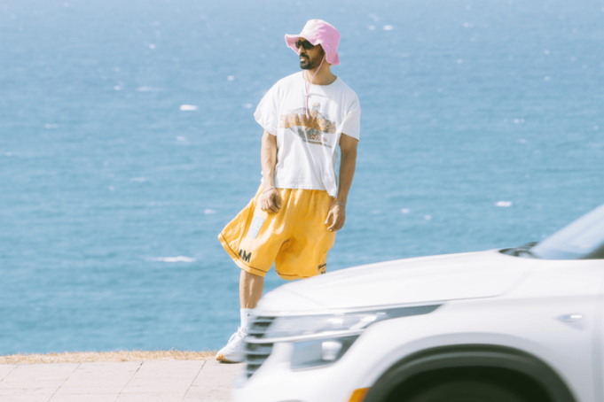 ‘I’m An Artist Bro’ Sees Diljit Dosanjh At His Guarded Best, While Trying Out a Little Rebellion: Album Review