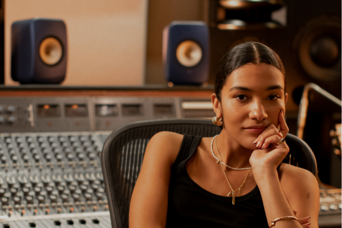 Olivia Dean Confirms Headlining Act At Lollapalooza India 2027