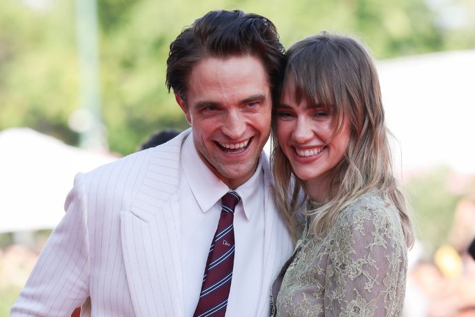Robert Pattinson Kisses Suki Waterhouse as ‘Primetime’ Rocks Venice With 7-Minute Standing Ovation