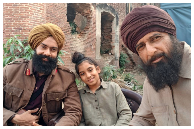 Sanjay Suri (extreme right) with co-actors on the sets of Main Vaapas Aaunga
